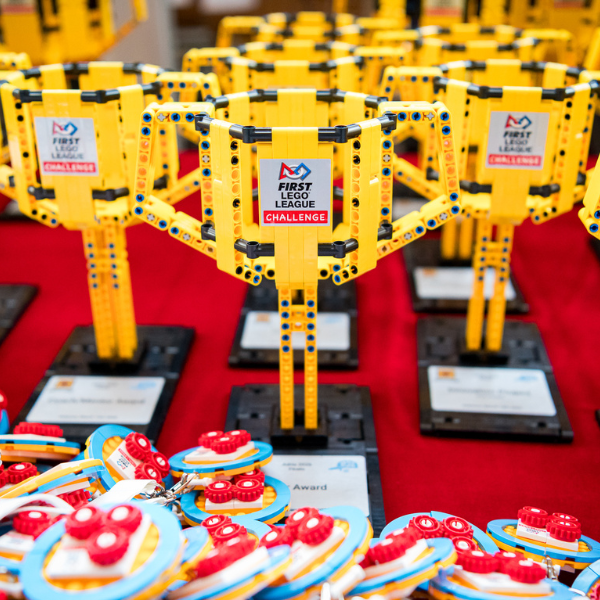 Odprto državno prvenstvo FIRST LEGO League 2025/26 in finale regije Adria na Dobrovi